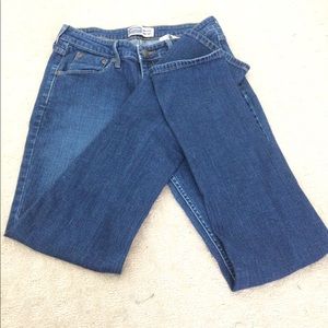 Signature Jeans